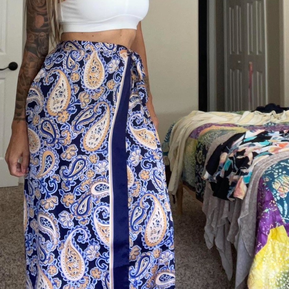 DR2 Blue and Cream Paisley Maxi Skirt